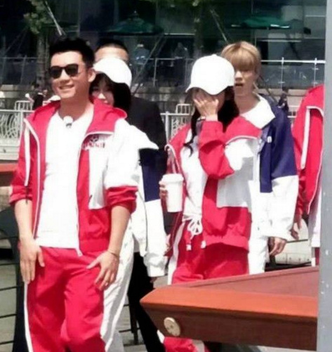 《奔跑吧兄弟》经典环节撕名牌回归,杨幂现身