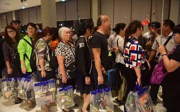 泰国竟然产中国香烟,价格更是便宜了一半,网友