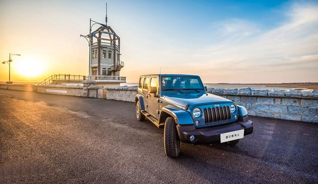 经典的JEEP“牧马人”，硬汉派的代表，惊艳了时光