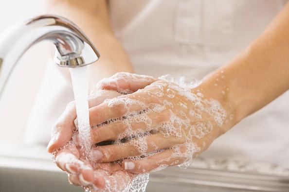 衣服染色别着急!教你几个绝招,轻松去染色还不