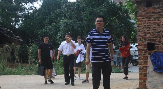 湖南吉利汽车职院党委书记一行深入新田慰问家