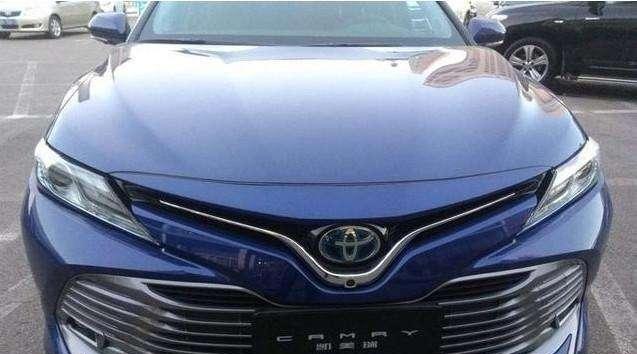 18万提全新丰田凯美瑞, 内饰科技感满满, 跟雷克萨斯比就差个车标