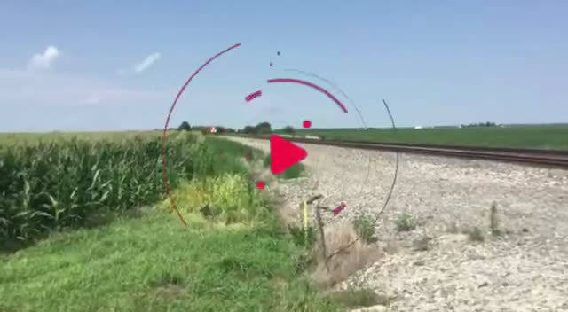 一带一路战略的成果展现，前面五辆、中部三辆、尾部二辆车头