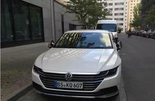 换代大众CC现身街头, 新增1.5T动力, 或20万起