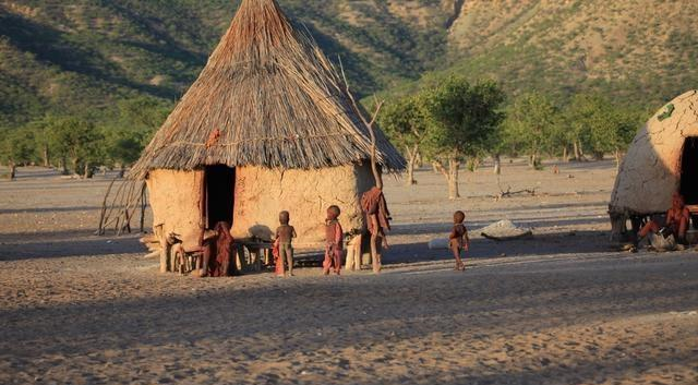 非洲神奇的原始部落，男子必须娶5个妻子，女子以“裸”为美