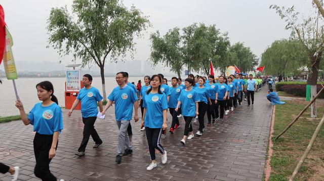 咸阳市第一人民医院开展健步走及大型义诊活动