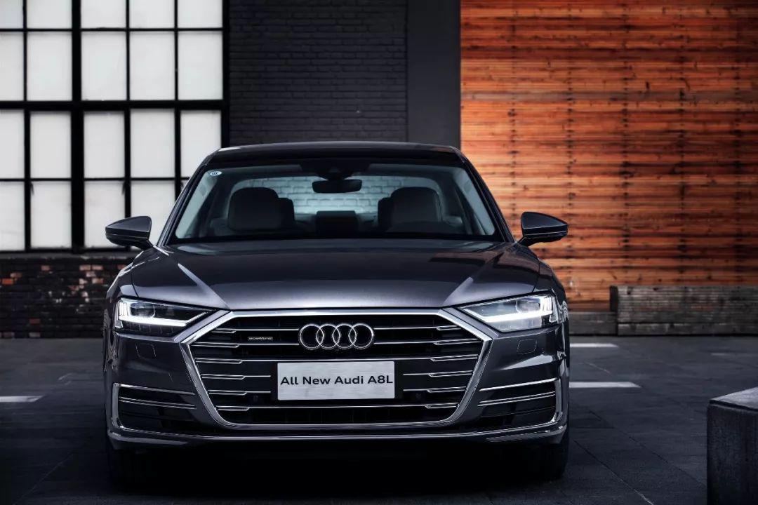 全新奥迪A8L上市了，我第一次想用“高级感”形容一辆车