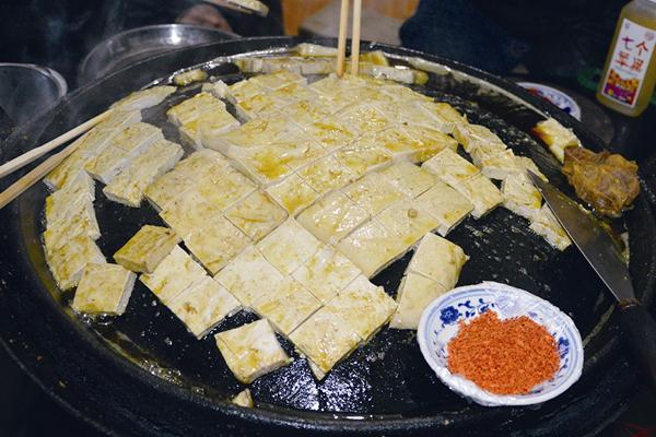 毕节的烙锅，黔东南的烤鱼，贵州人的宵夜必备常客，你喜欢那一种