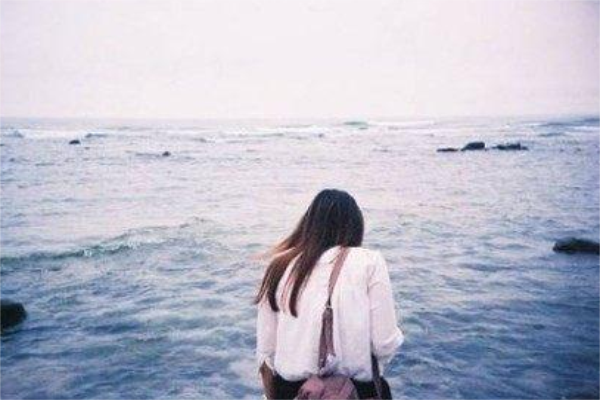 政局离婚签字的那一刻,见到泪流满面的妻子,丈