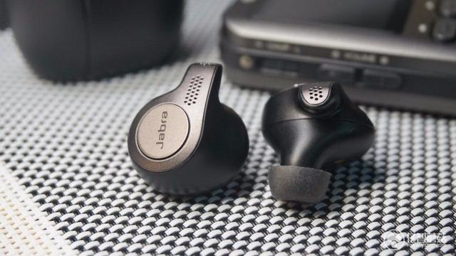 这款降噪耳机比苹果无线耳机还炫酷,配戴更舒