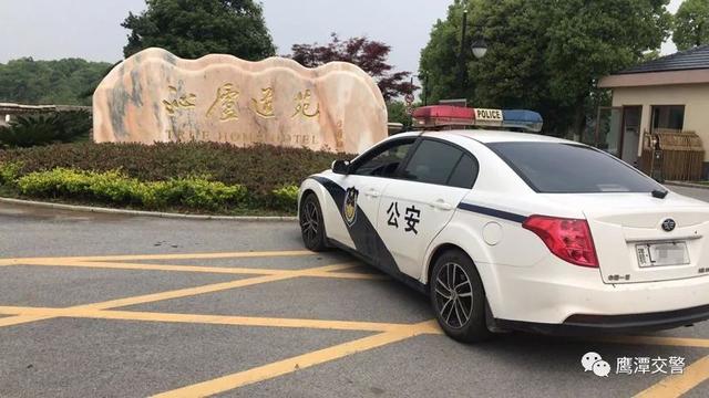 未随车携带行驶证、机动车驾驶证是违法行为!