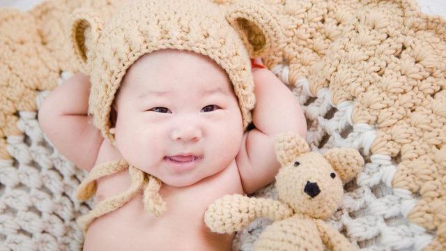 六个月的宝宝在夜间哭闹,父母万万不可大意,宝