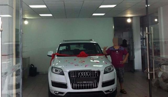 小哥被老爸给了10万买哈弗H6，结果用80000提新奥迪Q7