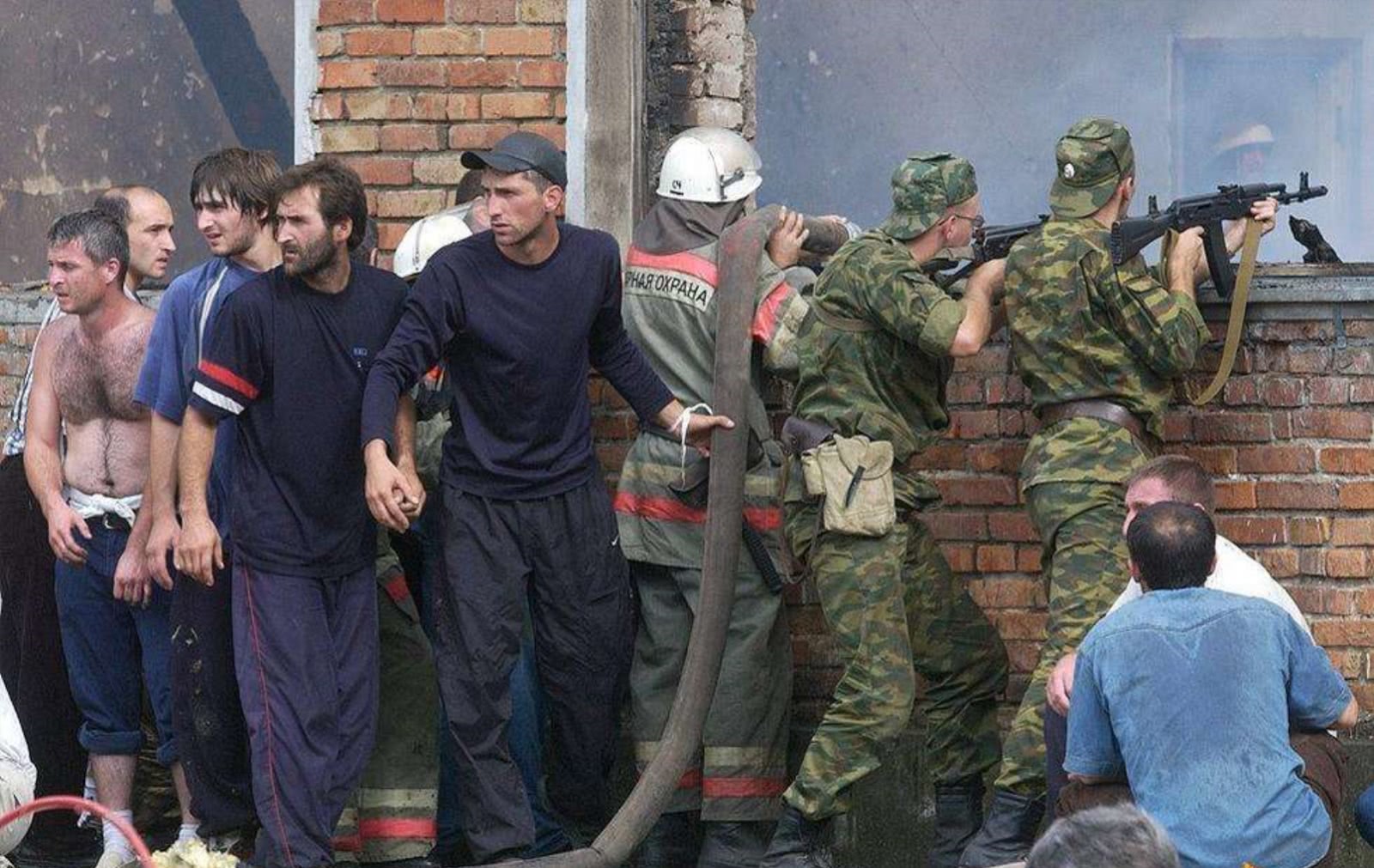 俄式反恐的经典案例!因激怒恐怖分子,上千人只