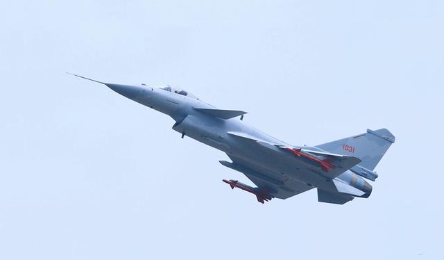 国产J10C的性能如何?J10C在同类型世界战斗