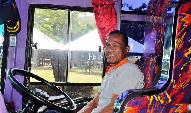 哉炎炎的泰国人怎么开车的? 看完这个你不服都