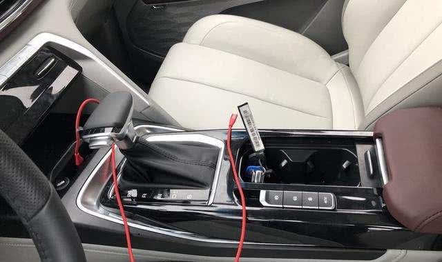 宝骏新车RS5内饰首次曝光,换装全新车标,逼格