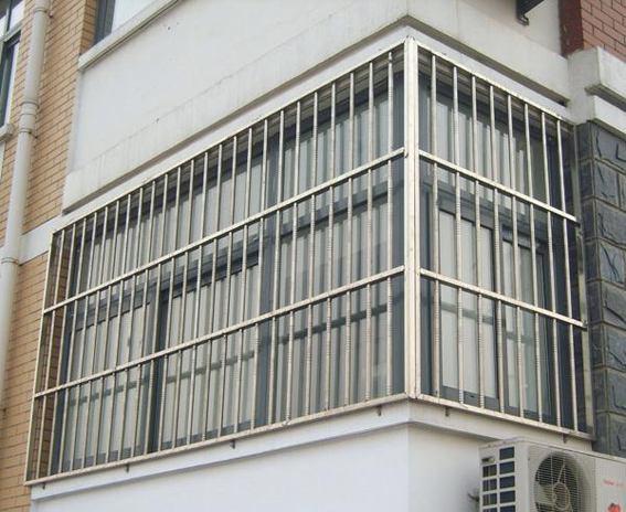 为什么越来越多人家里不封阳台了？都装这种防盗网，安全又省钱！