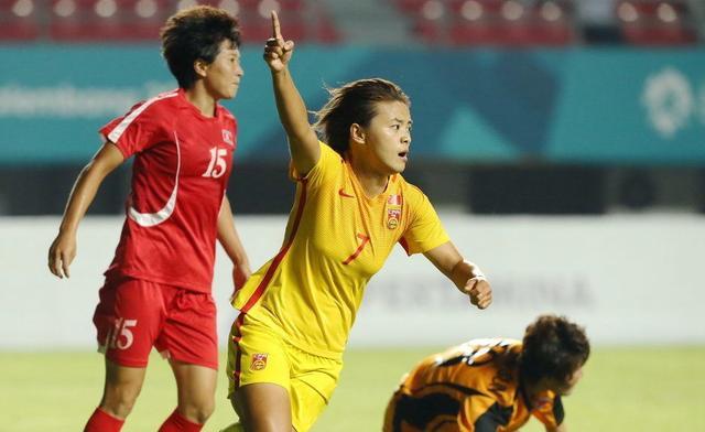 中国女足高光战绩挺进4强,让男足汗颜!网友:沙