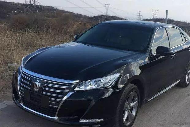 出门谈个生意也不掉价 老婆说就它了 喜提皇冠2.5自吸V6智享版