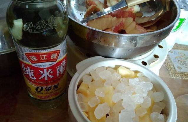 别再买超市里卖的苹果醋饮料了 想喝真正的苹