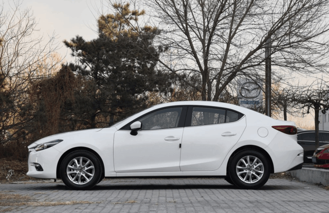 20岁首选车, 油耗只要4毛, 12万起, 标配ESP, 销量过万