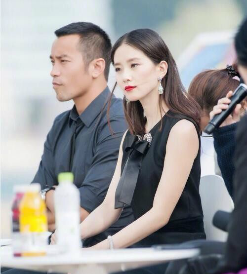 刘诗诗韩国釜山行,清纯美艳动大量韩国媒体