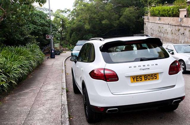 真嗨,香港的车牌是可以自定义定制的