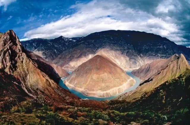 我国最大和最小的世界自然遗产都在云南