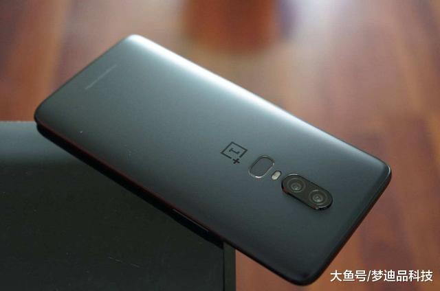 新加坡线上手机销量排名: 三星第二、荣耀击败