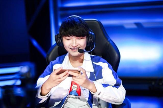 王者荣耀KPL颜值选手大盘点,原来帅气的小哥