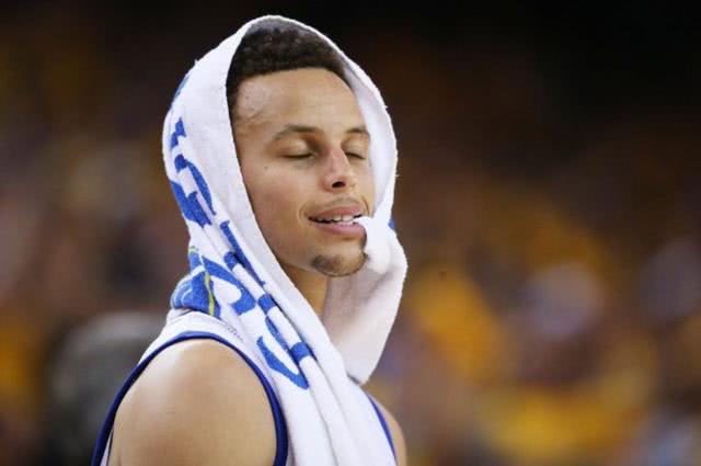 现役NBA人气排行,库里退役可靠脸吃饭,詹皇依