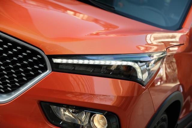 自主品牌又长脸，全景大天窗还带定速巡航，搭6AT变速箱只卖9万