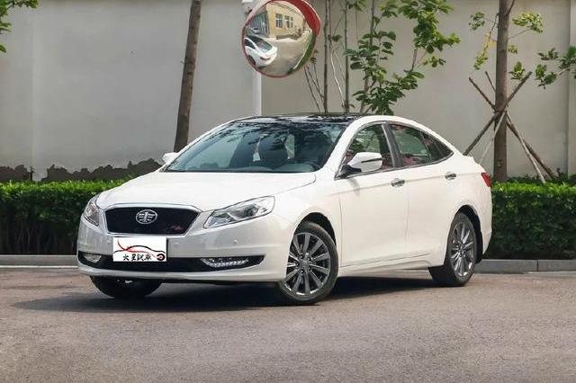 外观颇有掀背轿跑的味道，1.8T配无钥匙进入/启动，口碑还不错哦