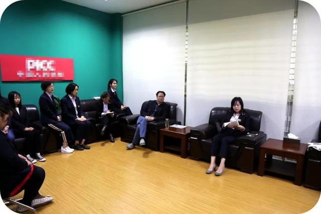 南阳市第一人民医院医保办开展"窗口服务零投诉月"活动图片