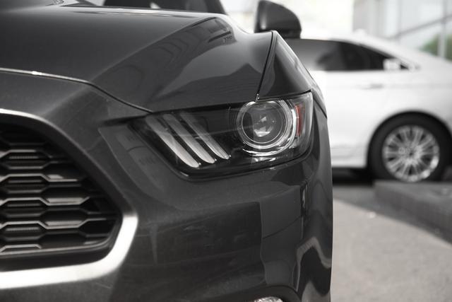汽车天天评: 福特野马Mustang, 美国肌肉车的情怀!