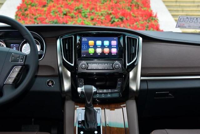 轴距近3米2的MPV,比GL8有气场,2.0T+双天窗仅10万