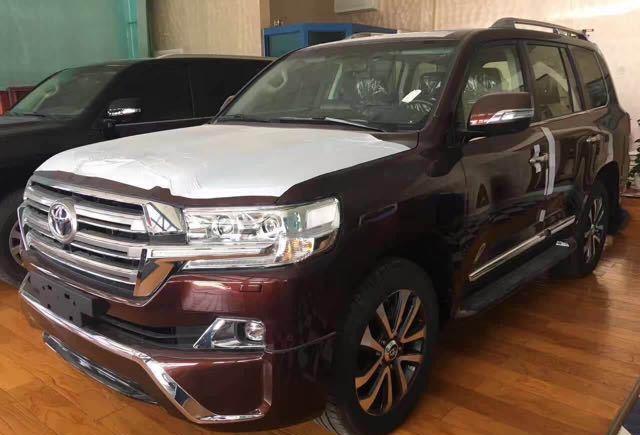 最新款上市已到港拆箱2017款 丰田酷路泽4500 柴油V8-D4D发动机