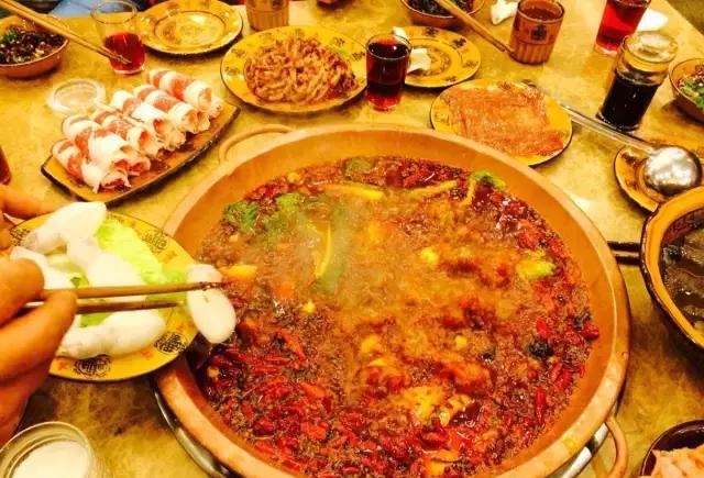 什么样的火锅搭配什么样的酒,原来这样吃火锅配葡萄酒更爽