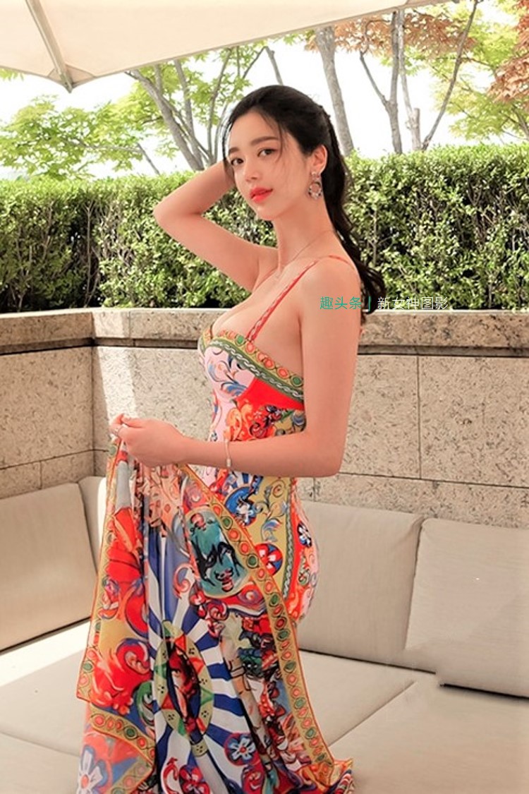 比基尼泳衣小姐姐,时尚优雅,性感迷人!