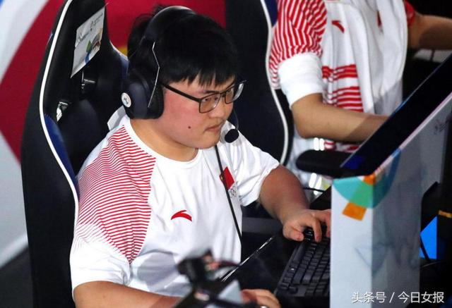 中国夺冠亚运会电竞英雄联盟,队员简自豪(UZI)