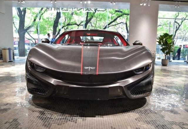 外观像超跑迈凯伦，车标像皮鞋红蜻蜓，这款新车任性定价68.68万