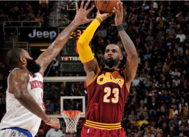 詹姆斯巅峰期还有多久?年龄越大越强,他违背了