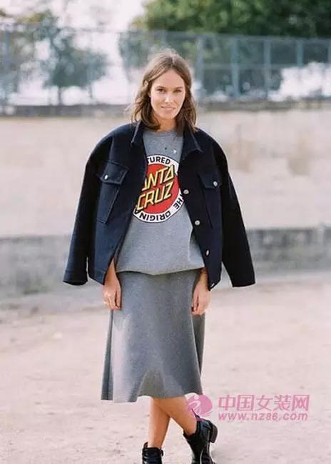 既可以外穿,冬天又可以当内搭,是的,我说的就是