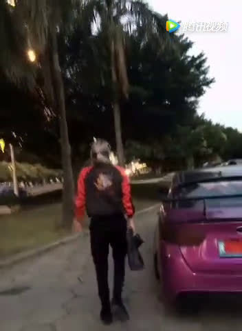价值上百万的改装车，当妹子上车那一刻才知道钱都花那里了！  ​