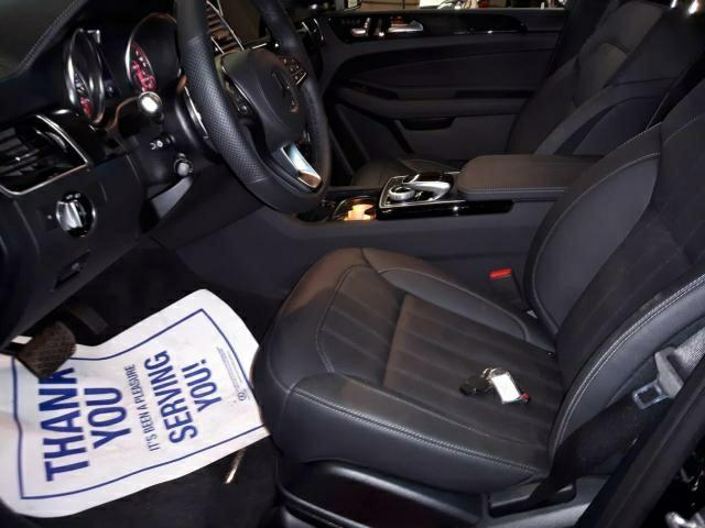 奔驰GLS450融合了强悍越野性能和舒适驾乘感受于一身