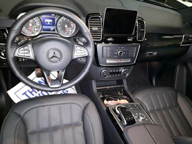 奔驰GLS450融合了强悍越野性能和舒适驾乘感受于一身