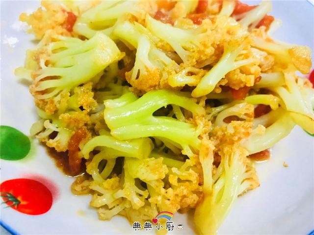 天热花菜这样吃,开胃下饭,做法很简单,看一遍就