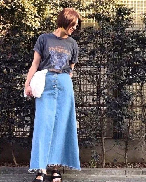 2018夏季时尚!黑色平底凉鞋营造夏季日系穿搭