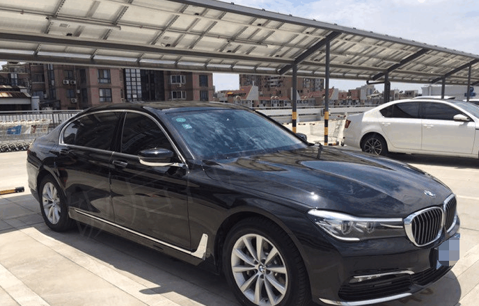 上海车友花巨资购买宝马730Li后, 打开钥匙盒后朋友说不出话